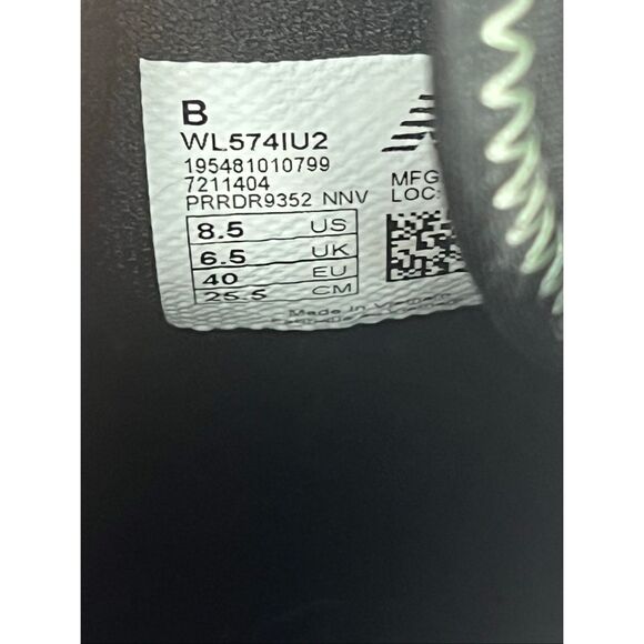 New Balance 574 Women Sneaker Size 8.5 Black Green Lace Up Gorpcore Athletic - Picture 8 of 8